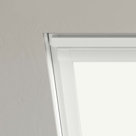 Pure White Tyrem Roof Window Blinds Detail White Frame